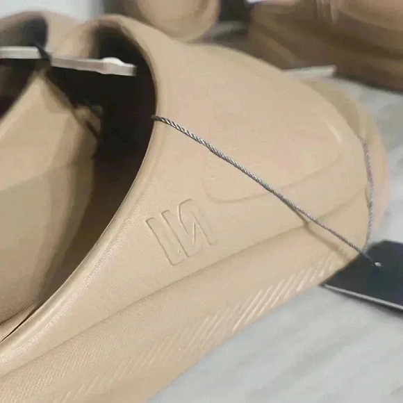 VRST MENS MOLDED RECOVERY SLIDES TAN BROWN SIZE 9 AND 10S  NWT - Picture 3 of 8